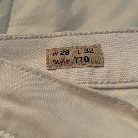 J. Crew 770 Straight Leg Jeans White Excellent Used Condition Size 28 x 32 - Picture 5 of 6